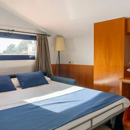 Hotel Garbi 3*