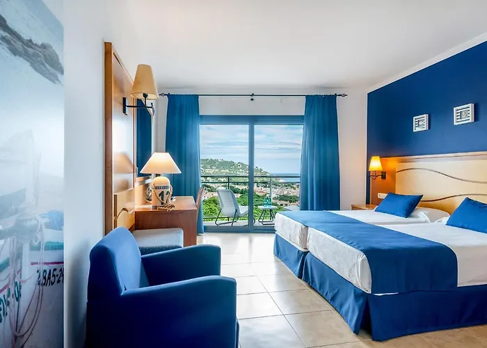 Hotel Garbi 3*
